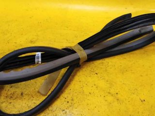 uplotnitelnaia-rezinka-dveri-peredniaia-levaia-kia-magentis-ii-art-14540