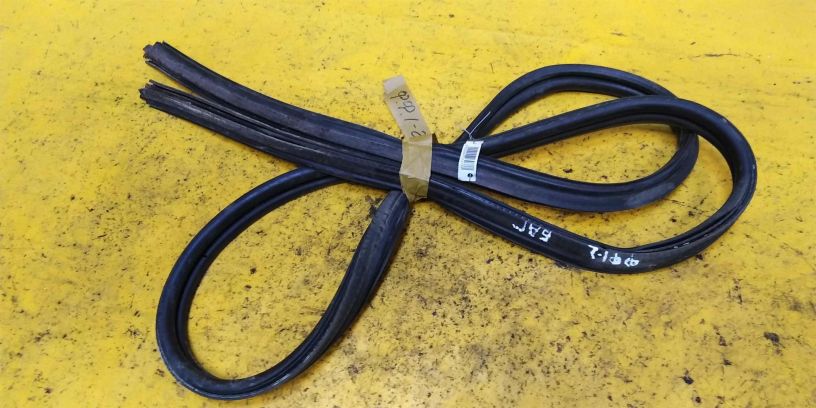 uplotnitelnaia-rezinka-kryski-bagaznika-ford-focus-i-art-14620-big-0