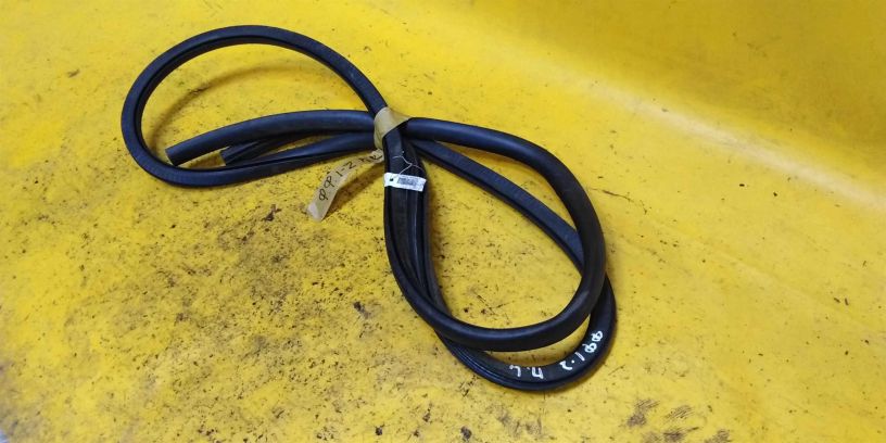 uplotnitelnaia-rezinka-dveri-peredniaia-levaia-ford-focus-i-art-14621-big-2