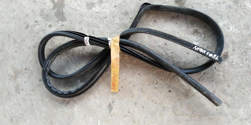 uplotnitelnaia-rezinka-dveri-lifan-x60-art-15038-big-1