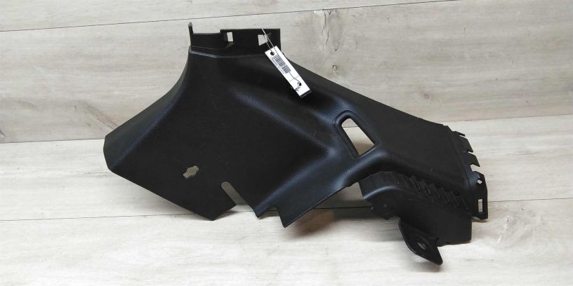 obsivka-stoiki-zadnaia-pravaia-uglovaia-ford-focus-iii-art-15070-big-0