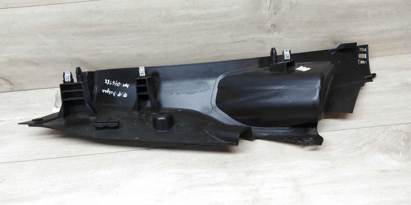 oblicovka-stoiki-zadnaia-pravaia-nizniaia-ford-focus-iii-art-15089-big-2