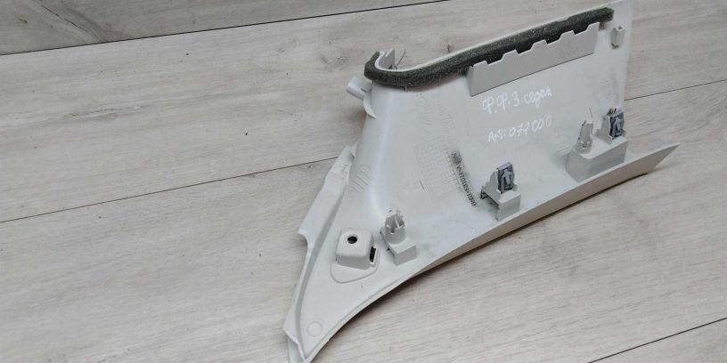nakladka-vnutrenniaia-salonnaia-stoiki-ford-focus-3-art-15374-big-3