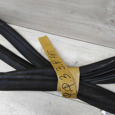 uplotnitelnaia-rezinka-dveri-zadniaia-pravaia-ford-focus-iii-art-15553-big-1