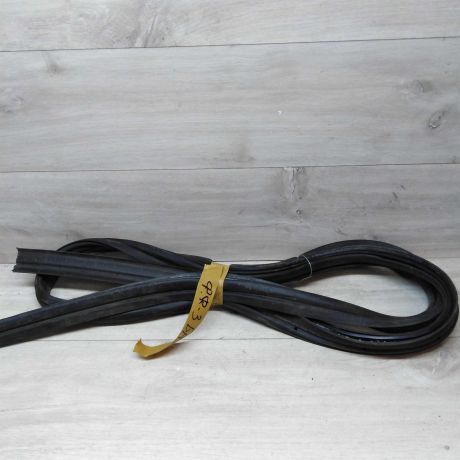 uplotnitelnaia-rezinka-kryski-bagaznika-ford-focus-iii-art-15554-big-0