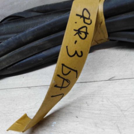 uplotnitelnaia-rezinka-kryski-bagaznika-ford-focus-iii-art-15554-big-1