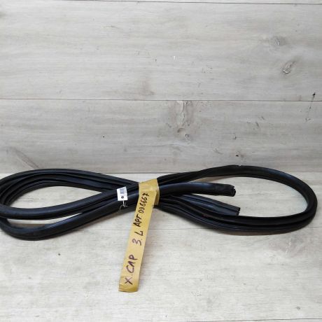 rezinka-uplotnitelnaia-dveri-hyundai-solaris-art-17037-big-0