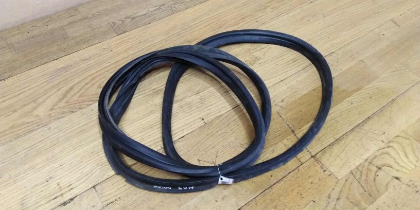 rezinka-uplotnitelnaia-bagaznika-mitsubishi-lancer-9-art-17275-big-0