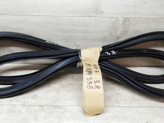 rezinka-uplotnitelnaia-dveri-zadniaia-pravaia-volkswagen-polo-sedan-art-17370