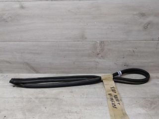 rezinka-uplotnitelia-kapota-hyundai-solaris-art-17730