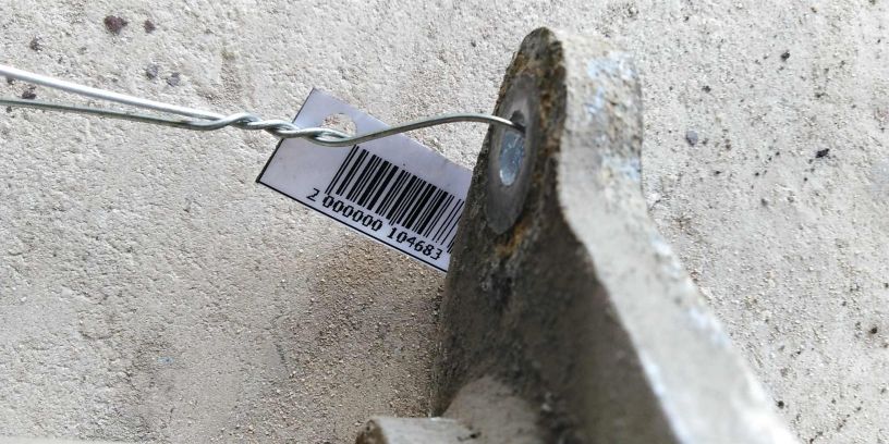 kronstein-zadnego-bampera-audi-a8-d2-art-18145-big-2