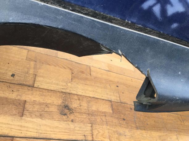 zadnii-bamper-audi-a4-b5-art-18855-big-5