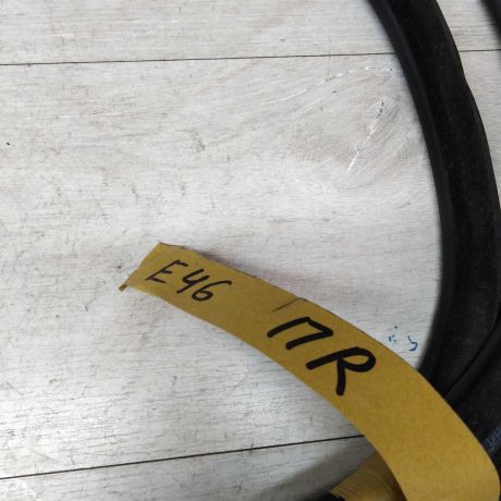 rezinka-uplotnitelnaia-dveri-bmw-e46-art-19784-big-1