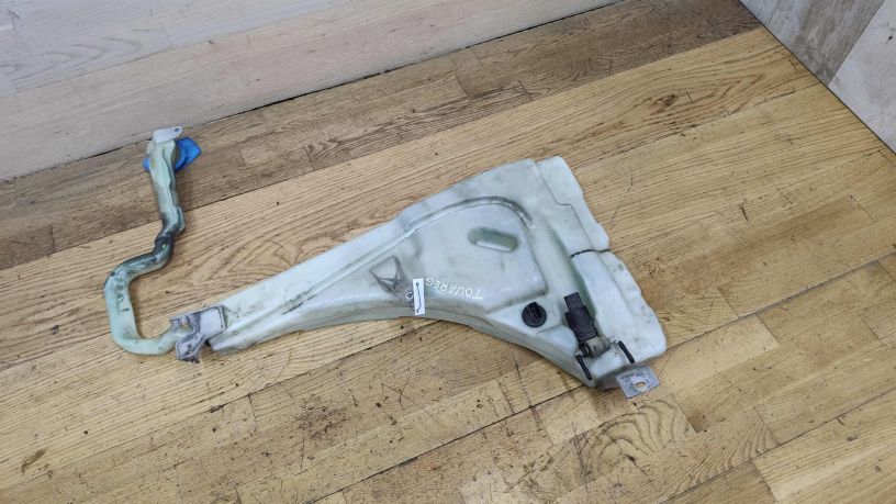 bacok-omyvaiushhei-zidkosti-volkswagen-touareg-art-19953-big-0