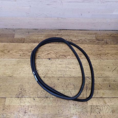 rezinka-uplotnitelnaia-peredniaia-pravaia-volkswagen-touareg-art-19959-big-0