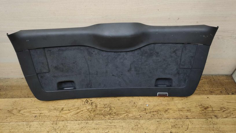 obsivka-kryski-bagaznika-volkswagen-touareg-art-20019-big-0