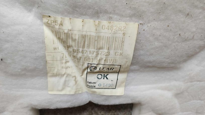 obsivka-kryski-bagaznika-volkswagen-touareg-art-20019-big-2