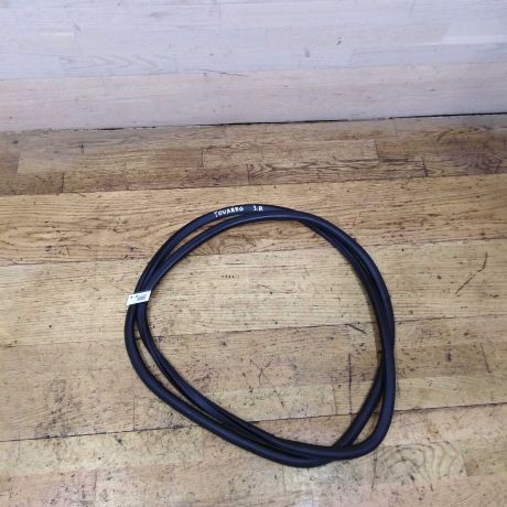 rezinka-uplotnitelnaia-zadniaia-pravaia-volkswagen-touare-art-20070-big-0