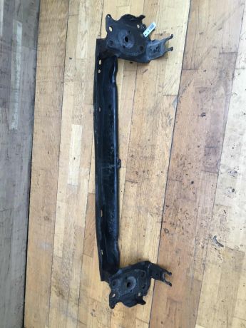 usilitel-perednego-bampera-volkswagen-touareg-2005-art-20571-big-1