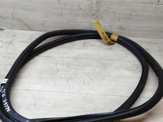 rezinka-uplotnitelnaia-dveri-peredniaia-levaia-audi-a6-c6-art-20904