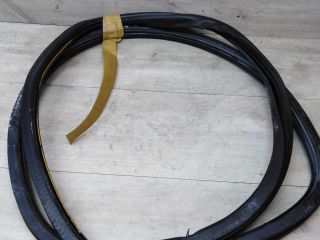 rezinka-uplotnitelnaia-dveri-zadniaia-levaia-audi-a6-c6-art-21606