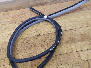 rezinka-uplotnitelnaia-dveri-zadniaia-pravaia-toyota-camry-v40-art-22676