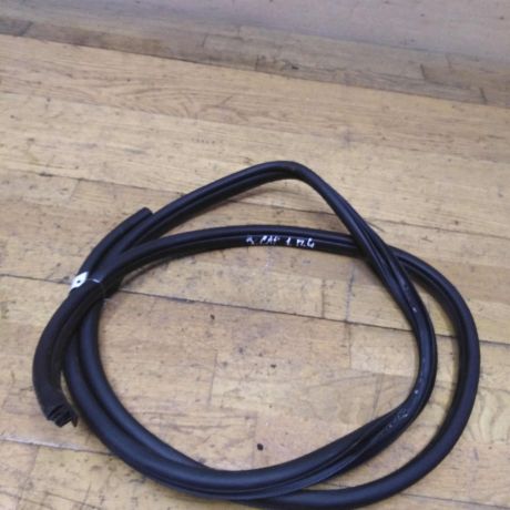 rezinka-uplotnitelnaia-dveri-peredniaia-levaia-hyundai-solaris-art-22820-big-0