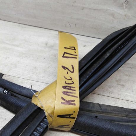 rezinka-uplotnitelnaia-dveri-nissan-almera-classic-peredniaia-levaia-art-23107-big-1