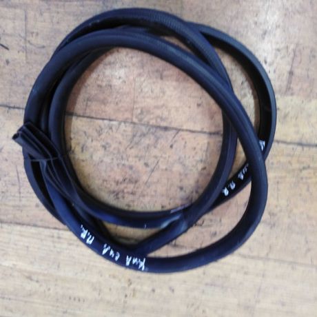 rezinka-uplotnitelnaia-peredniaia-pravaia-kia-ceed-art-23773-big-0