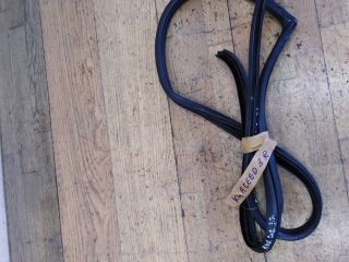 rezinka-uplotnitelnaia-dveri-zadniaia-pravaia-kia-ceed-art-23776