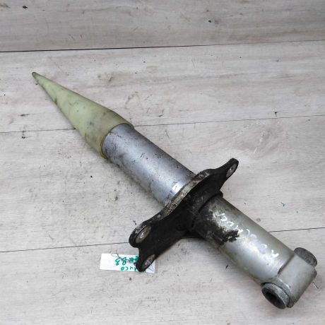 kronstein-bampera-perednii-levyi-audi-a8-d2-art-24484-big-0