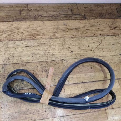 rezinka-uplotnitelnaia-dveri-audi-a8-d2-art-25136-big-0