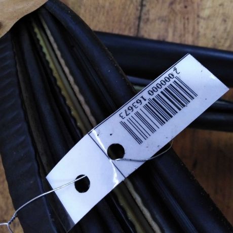 rezinka-uplotnitelnaia-dveri-peredniaia-pravaia-audi-a8-d2-art-25162-big-1