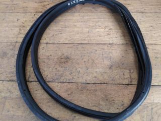 uplotnitelnaia-rezinka-dveri-peredniaia-levaia-opel-astra-h-universal-art-25941