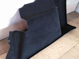 obsivka-bagaznika-pravaia-ford-focus-2-sedan-do-rest-art-25948