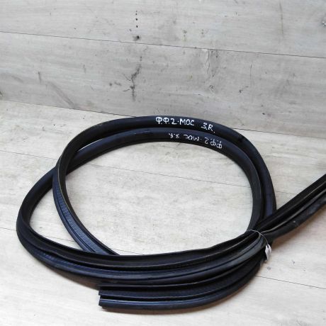 rezinka-uplotnitelnaia-dveri-zadniaia-pravaia-ford-focus-2-do-rest-sedan-art-26016-big-0