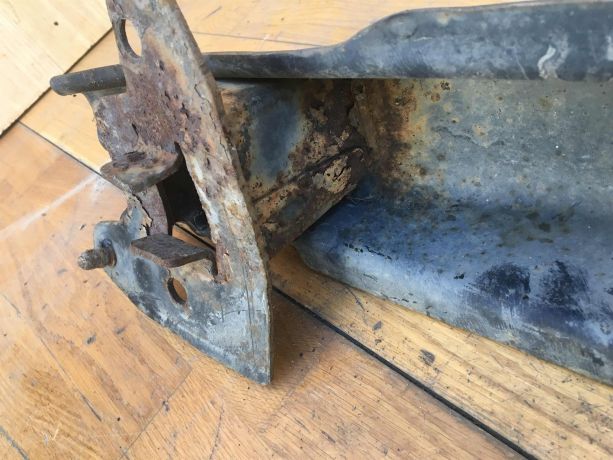 usilitel-perednego-bampera-volkswagen-sharan-art-26386-big-2