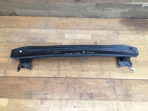 usilitel-perednego-bampera-volkswagen-touran-2006-god-art-26603-big-0