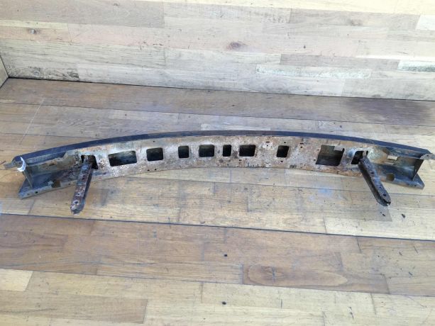 usilitel-perednego-bampera-volvo-s40-art-26835-big-2