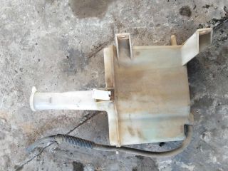 bacok-omyvatelia-lobovogo-stekla-mazda-626-art-26911