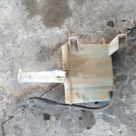 bacok-omyvatelia-lobovogo-stekla-mazda-626-art-26911-big-0