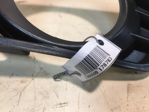 resetka-bampera-levaia-audi-a4-b6-8e-s-otverstiem-pod-protivotumannuiu-faru-art-29327-big-1