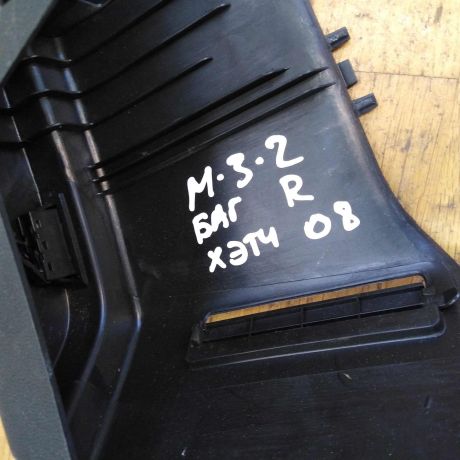 nakladka-pravaia-vnutrenniaia-bagaznika-mazda-3-bk-xetcbek-art-30030-big-1