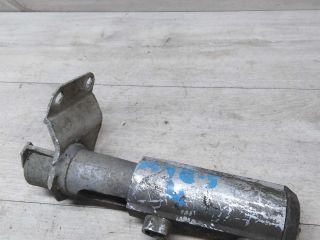 kronstein-zadnii-levyi-audi-80-b4-kreplenie-bampera-art-30635