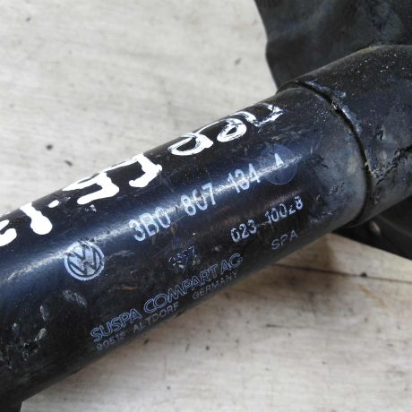 kronstein-pravyi-krepleniia-perednego-bampera-volkswagen-passat-b5-art-30685-big-1