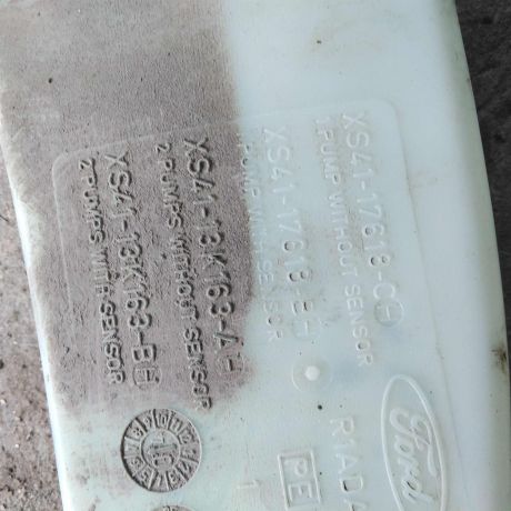 bacok-omyvatelia-stekla-ford-focus-1-rest-art-30725-big-1