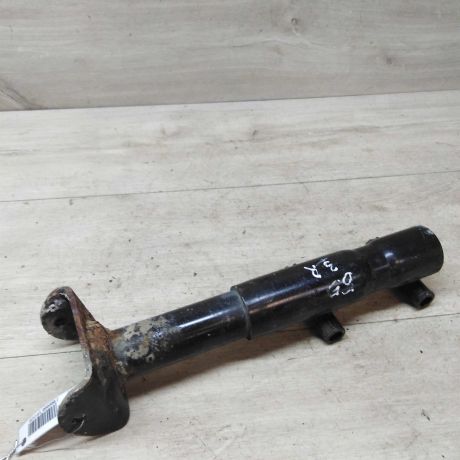 kronstein-zadnii-pravyi-krepleniia-bampera-volkswagen-passat-b5-art-30970-big-0
