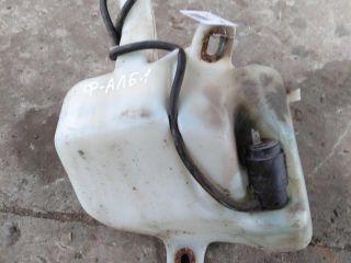 bacok-omyvatelia-lobovogo-stekla-ford-focus-1-rest-art-31059