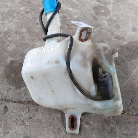 bacok-omyvatelia-lobovogo-stekla-ford-focus-1-rest-art-31059-big-0