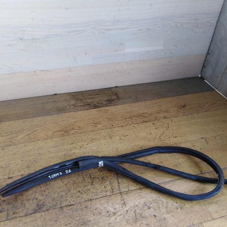 rezinka-dveri-uplotnitelnaia-peredniaia-pravaia-toyota-camry-v40-art-31069-big-0